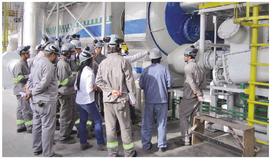 恒譽(yù)環(huán)保在巴西為廢輪胎熱解項(xiàng)目客戶開(kāi)展培訓(xùn)